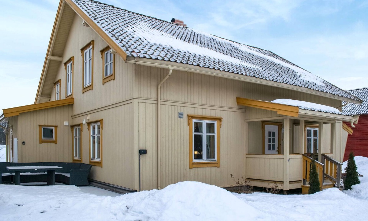 Flisa House | Amazing home in Flisa with kitchen