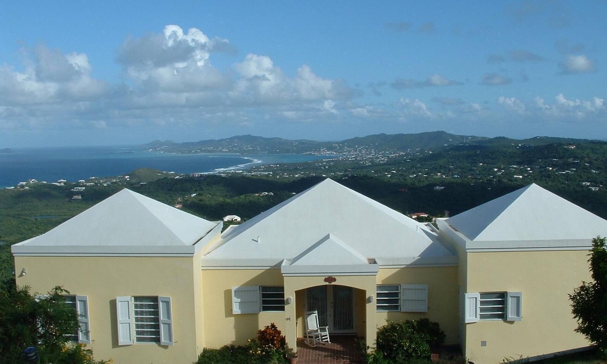 Estate Clairmont Villa | Amazing views from this Mid-Island Villa with swim up pool bar.