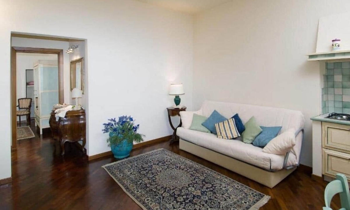 Prato Apartment | Ampio bilocale con soppalco in centro storico (6)