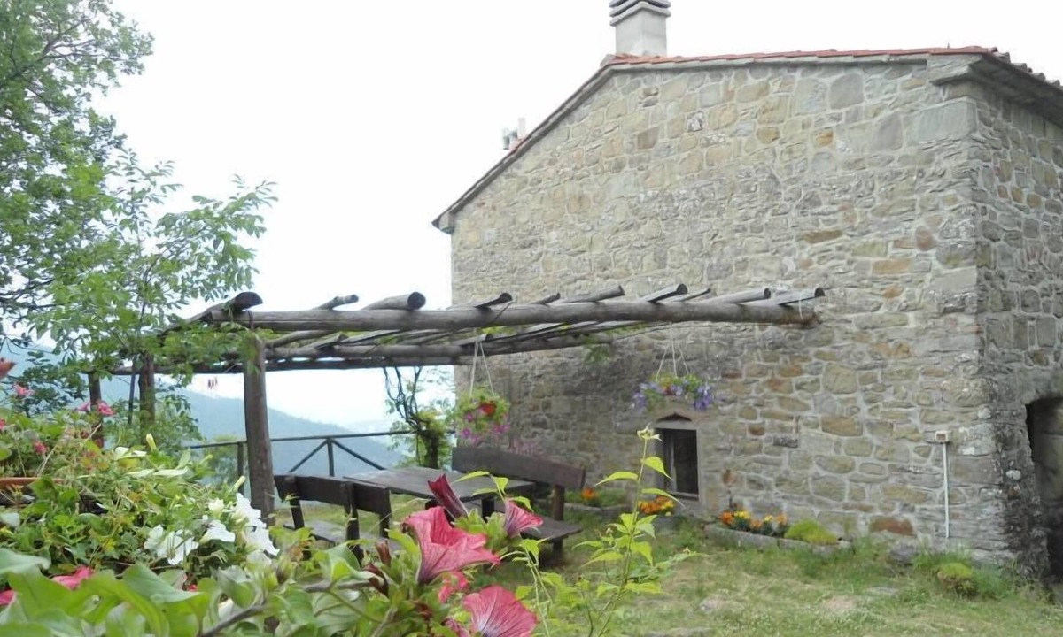 Londa Cottage | An old watchtower of San Leolino Castle