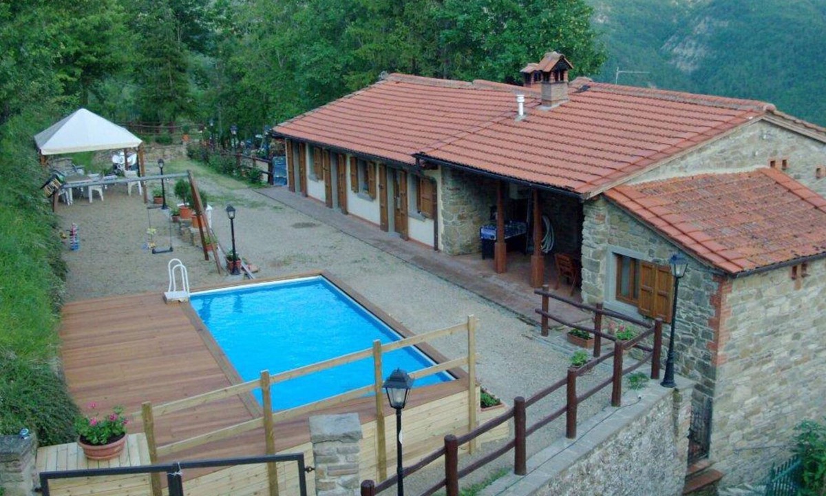 Valagnesi Apartment | Annarita - Country house with swimming pool in Casentino Valley, Tuscany