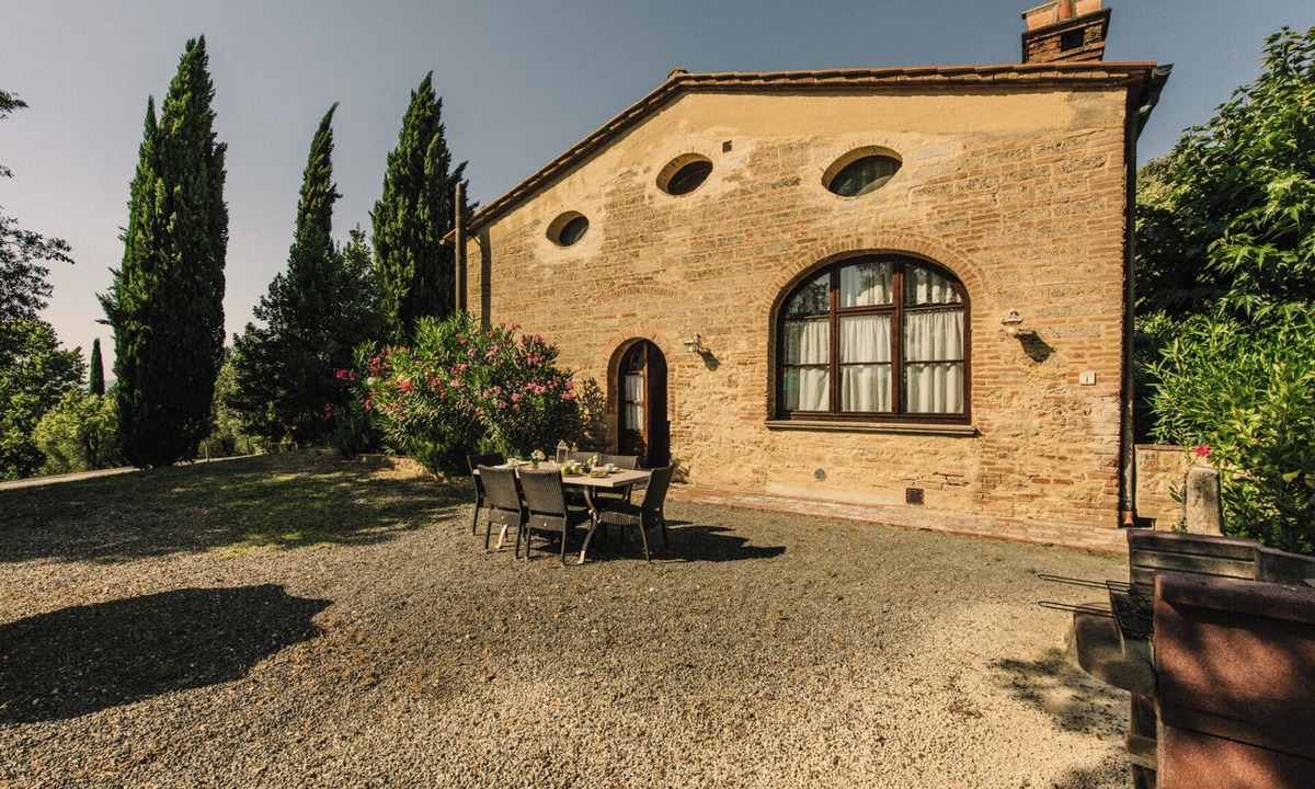 Capannoli House | Apartment between Pisa and Florence in Farmhouse with Swimming Pool