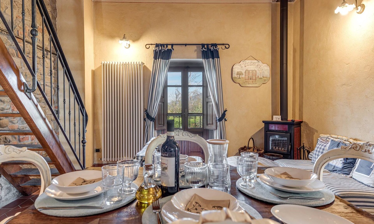 Pian di Sco Apartment | Apartment 'Il Belvedere' with Shared Pool, Private Terrace and Wi-Fi