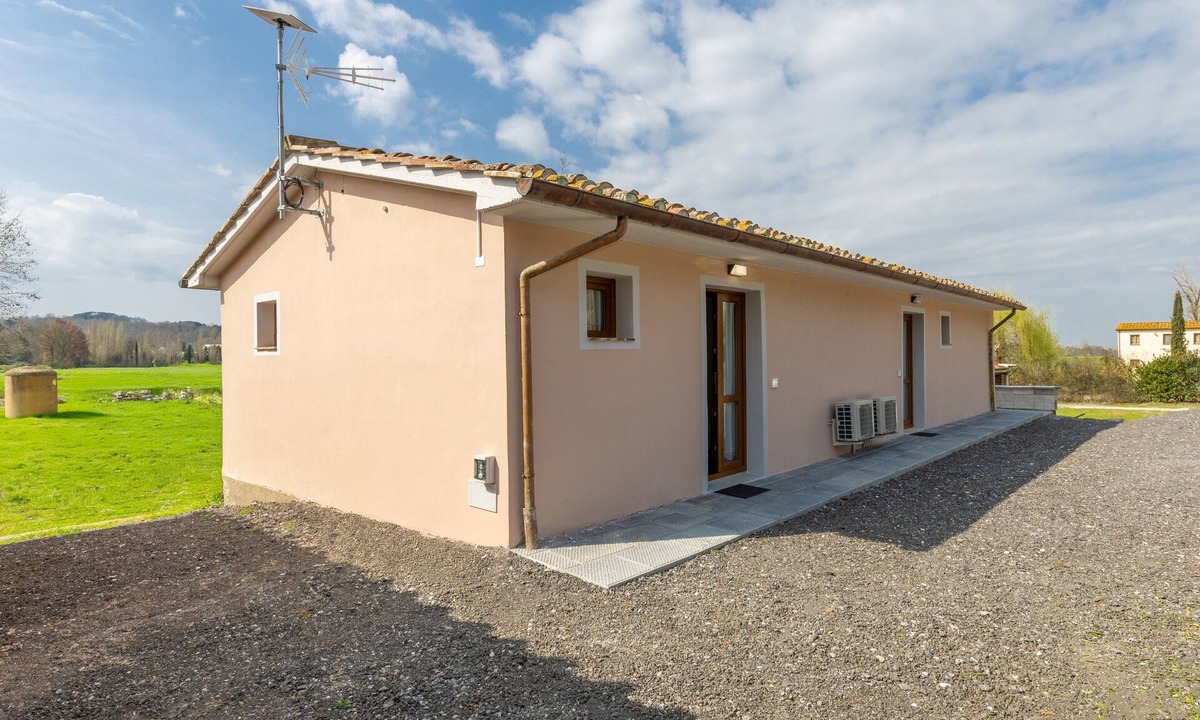 Crespina Apartment | Apartment 'Il Mulino Del Botteghino - A' with Shared Garden, Wi-Fi and Air Conditioning