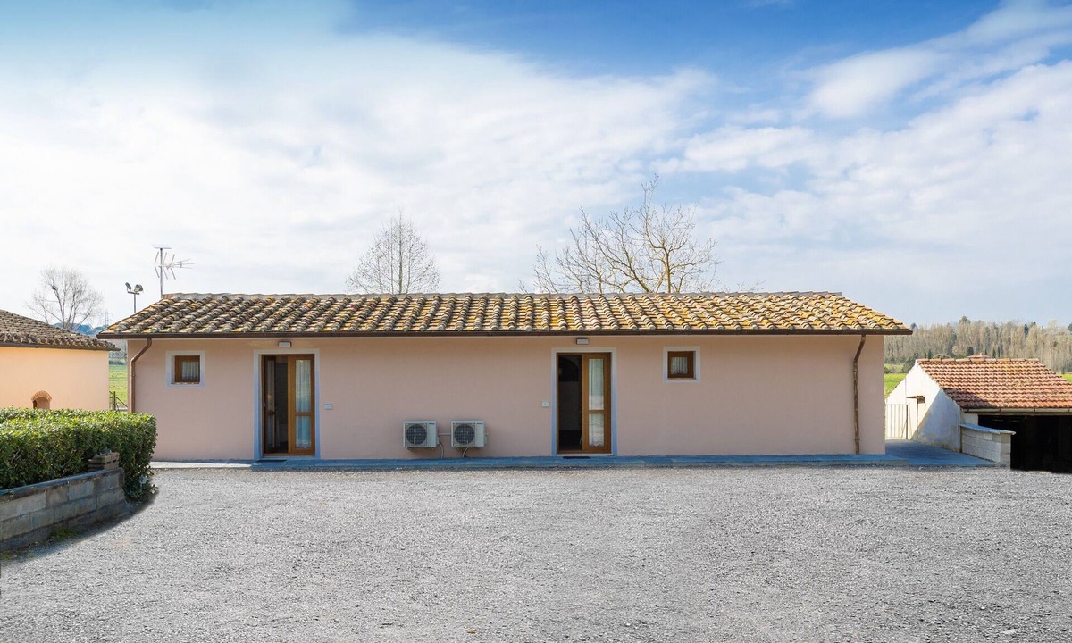 Crespina Apartment | Apartment 'Il Mulino Del Botteghino - V' with Shared Garden, Wi-Fi & Air Conditioning