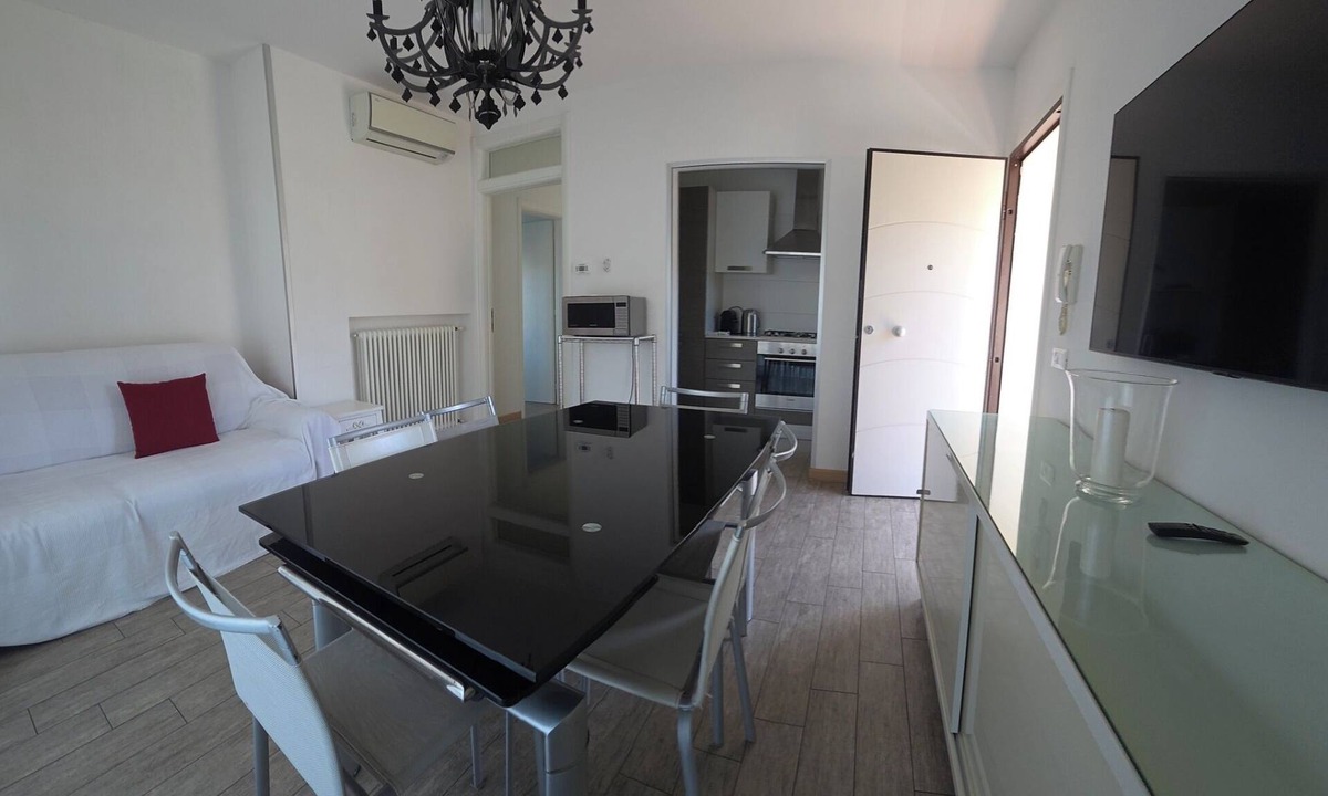 Milano Marittima Apartment | Apartment in a residential area in Milano Marittima.