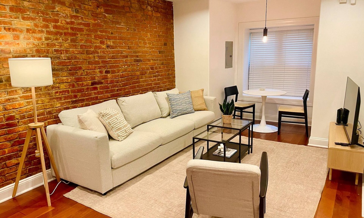 Reed-Cooke Apartment | Apartment in Adams Morgan, short walking distance to 18th street and metro!