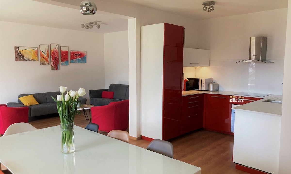 Pallud Apartment | Apartment in architect-designed house - Private garden