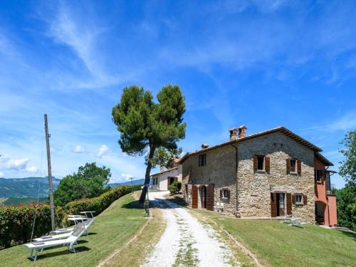 SantʼAngelo in Vado House | Apartment in Sant'Angelo near Medieval Town