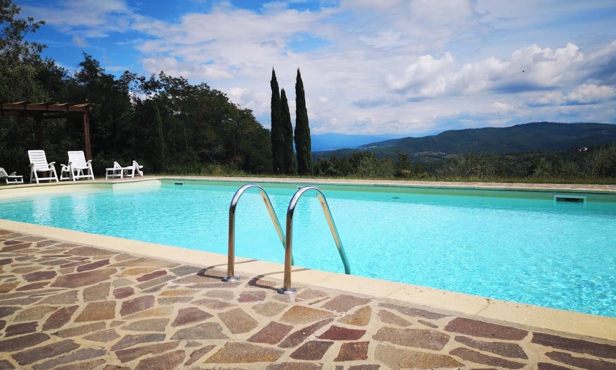 Barberino di Mugello Apartment | Apartment 'Il Noce' with Shared Pool, Wi-Fi and Air Conditioning