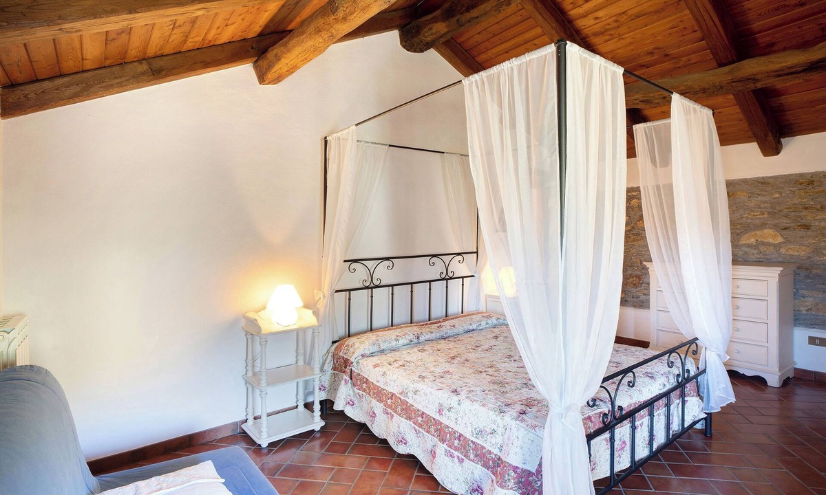 Vessalico Apartment | Apartment 'La Casa della nonna' with shared Pool, Garden and Wi-Fi