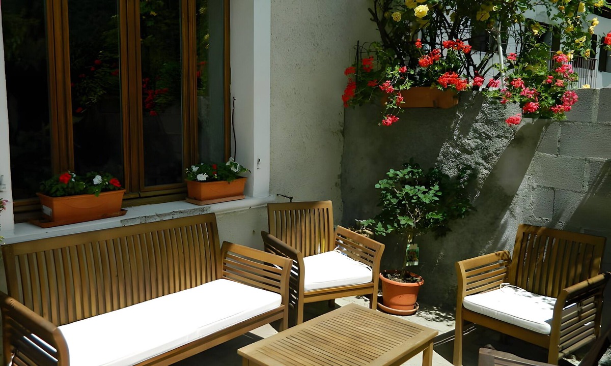 Verthier Apartment | Apartment 'La Grange' with Mountain View