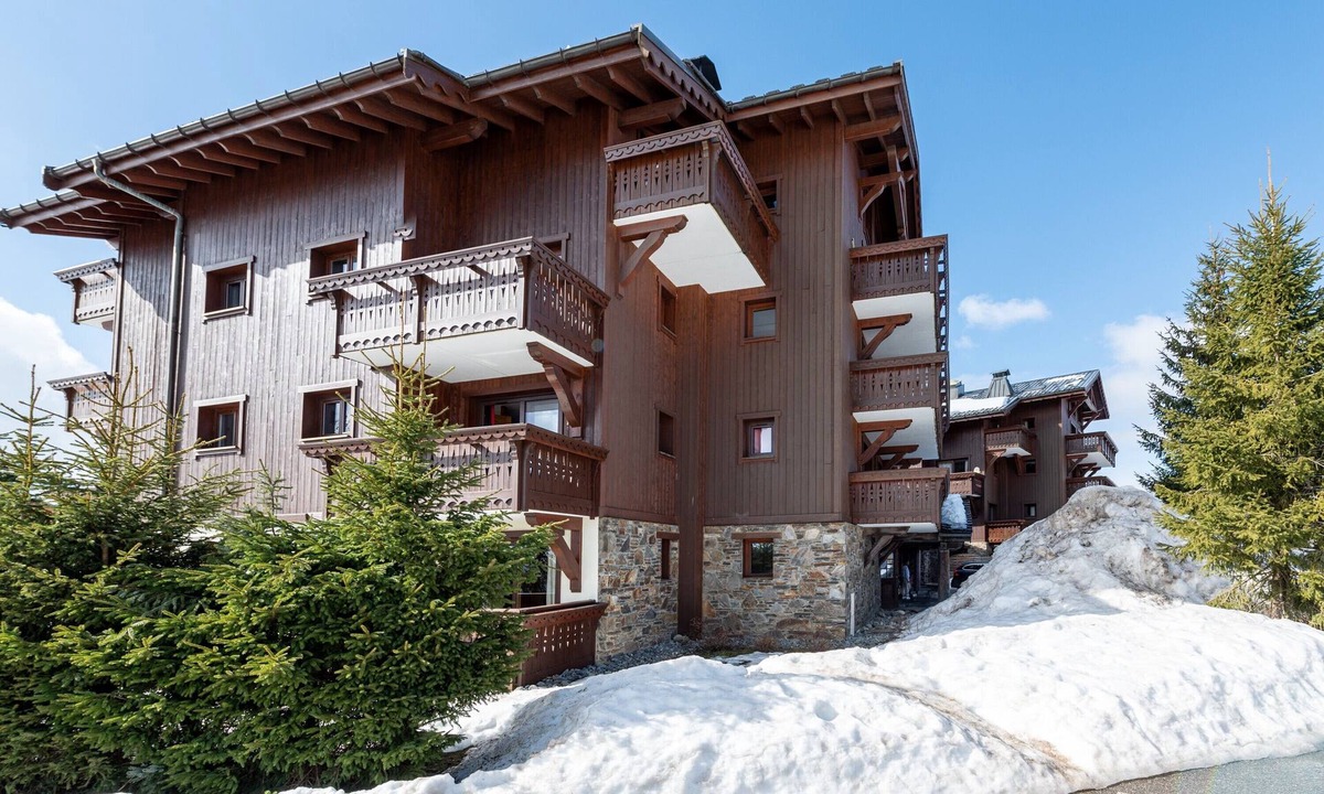 Les Saisies Apartment | Apartment 'Lapon H10' with Mountain View and Balcony