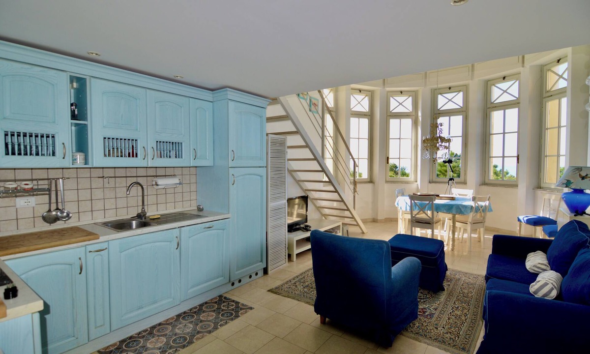 Calambrone Apartment | Apartment with wonderful sea view and direct access to the sea