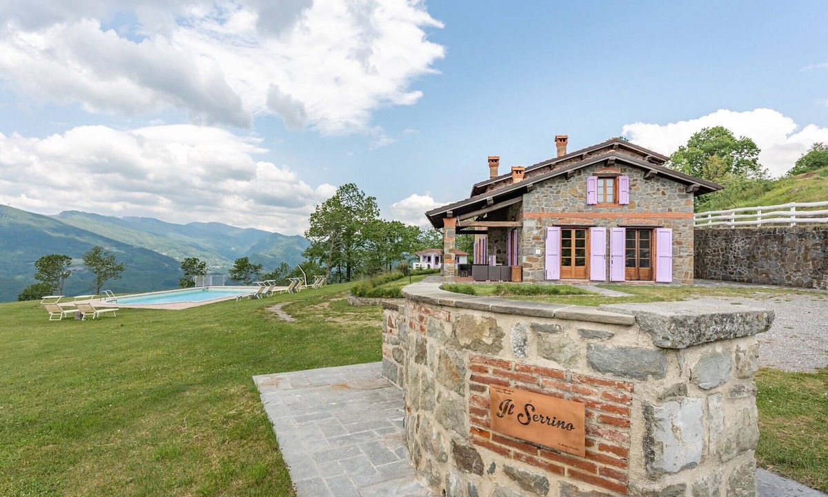 San Marcello Pistoiese House | Apartments "Serrino Family" with Mountain View, Shared Pool and Wi-Fi