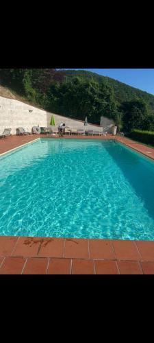 Bovecchio Apartment | Appartamento vista lago Barberino del Mugello con piscina