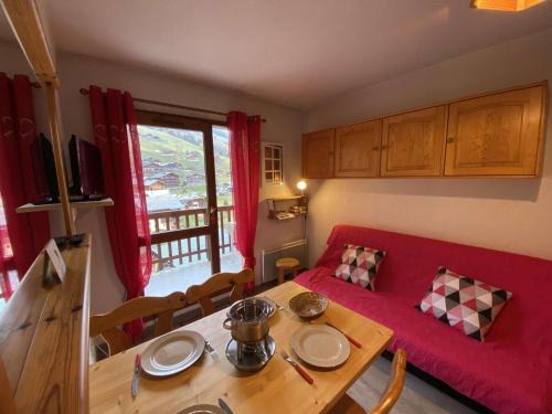 Areches Apartment | Appartement 4 pers., village, proche pistes, piscine l'été, commerces à pied - FR-1-342-141