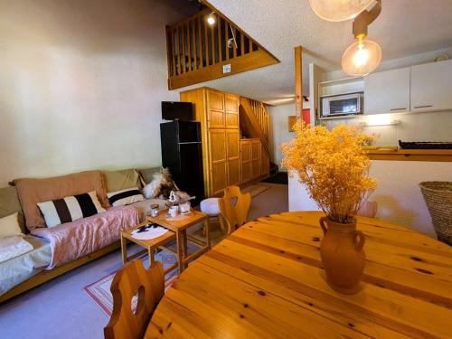 Areches Apartment | Appartement confortable au cœur du village, 6 pers, proche remontées mécaniques, piscine privée en été - FR-1-342-317