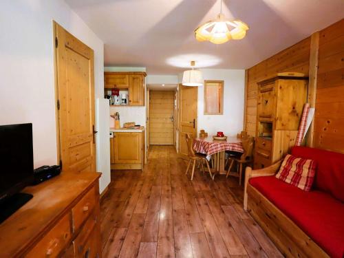 Areches Apartment | Appartement cosy T3 proche village et pistes pour 4 pers, équipé, casier à skis, ascenseur - FR-1-342-281