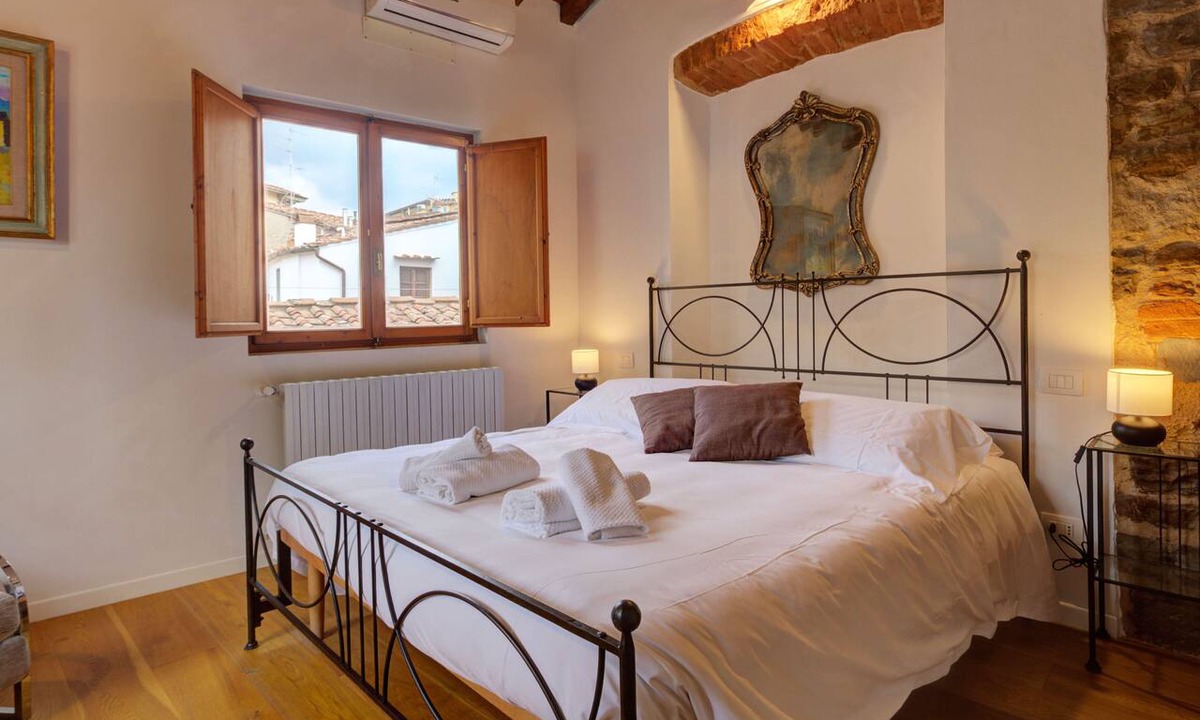 Santa Maria Novella Apartment | Appartement Magique Dans L'ancienne Tour Proche du Ponte Vecchio