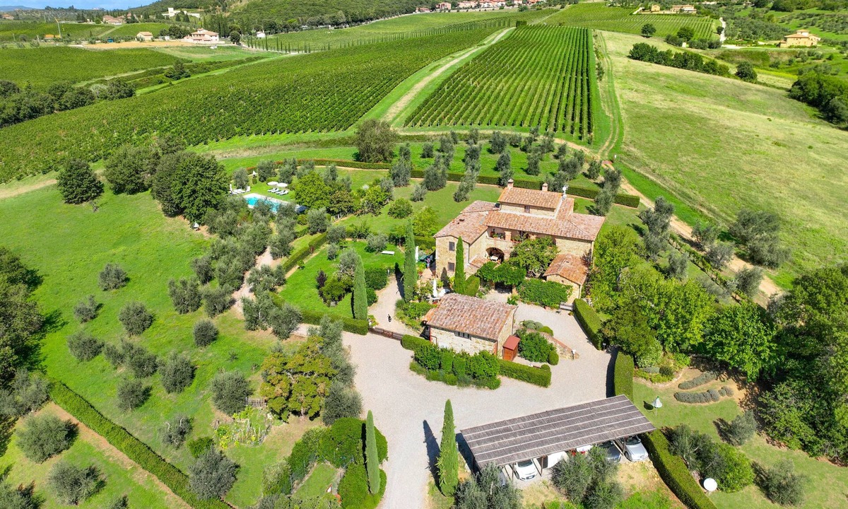 Castelnuovo Berardenga Apartment | Arco al Poggio by Arceno Rentals Club Spacious Chianti Apt, Pool, Concierge WiFi