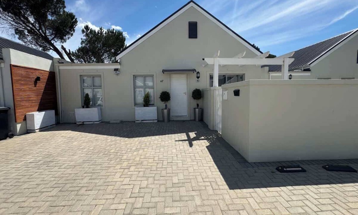 Stellenbosch House | Avalon - 4 Bed 4 Bath House in 24/7 secure Estate