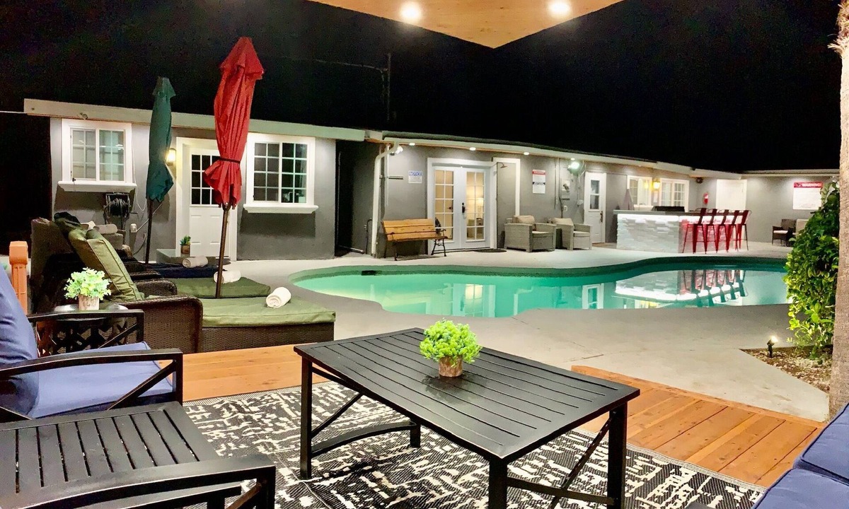West Hills House | Awesome House w/Heated Pool