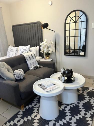 Greater Johannesburg Metropolitan Area House | B-Hive at Devland Room 3