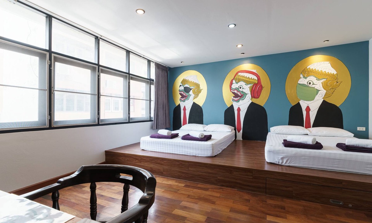 Wat Bowon Niwet Hostel | [B]Private Ensuit w. bathroom 5-minutes walk from Khao San Road.