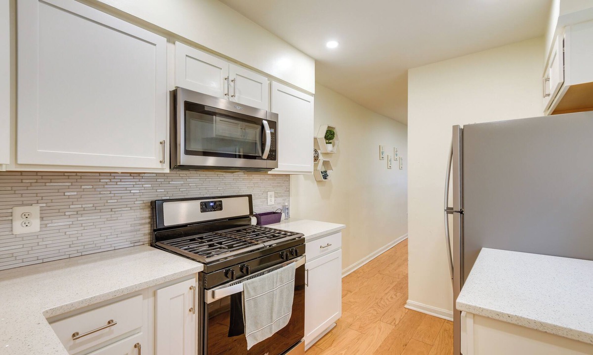 Downtown Baltimore Apartment | Baltimore Townhome Near Oriole Park w/A/c!