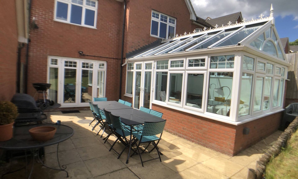 Banbury House | Banbury sleeps 10, easy access to Silverstone, NEC, Blenheim, Oxford & Stratford
