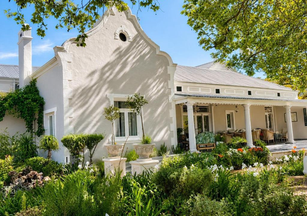 Cape Winelands Bed & Breakfast | Banhoek Corner Guesthouse