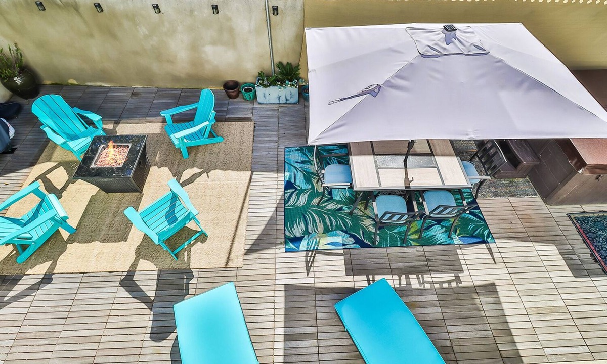 Pierpont Bay House | Beach Just Steps Away, Ocean Views, Spa, & Dog Friendly! Pierpont Ventura