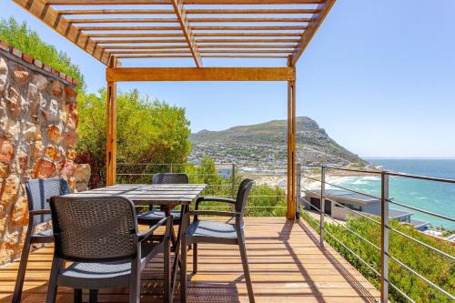Glencairn Apartment | Beachfront Bliss