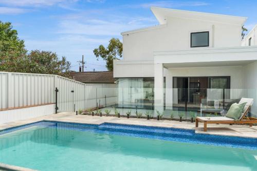 Huskisson House | Beachside on Beecroft