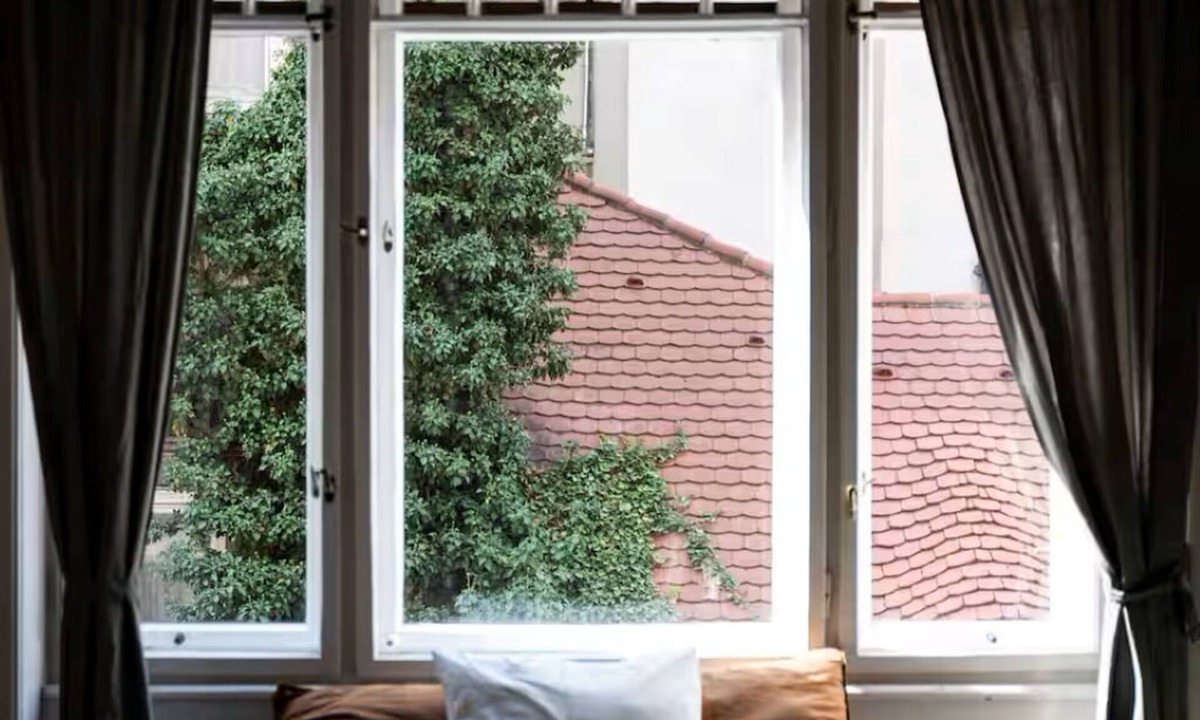 Inner City Budapest Apartment | Beautiful 1-bedroom apartment in enchanting Budapest near city highlights