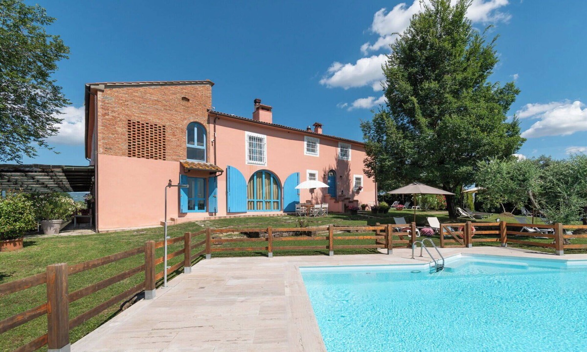 Stabbia Villa | Beautiful apartment in villa with WIFI, pool, A/C, TV, patio, pets allowed and panoramic view