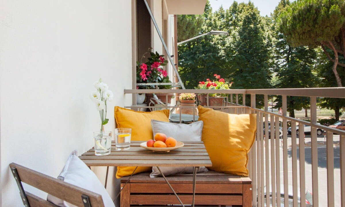 Lungarno del Tempio Apartment | Beautiful apartment for 4 guests with WIFI, A/C, TV, balcony and panoramic view