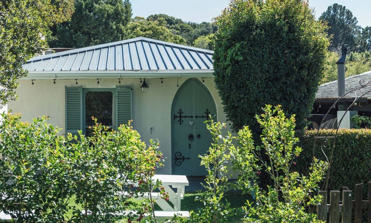 Constantia Cottage | Beautiful One Bedroom Garden Cottage Edging Groot Constantia