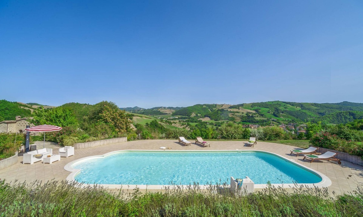 Belforte allʼIsauro House | Belvilla by OYO Calfattore Duca Federico