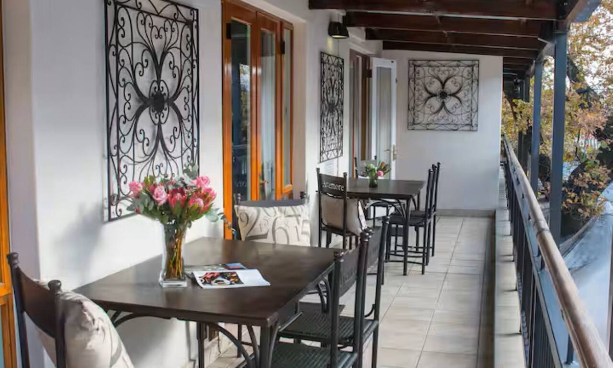 Stellenbosch Central Apartment | Best location in Stellenbosch. Enjoy the vibe from your very spacious balcony.