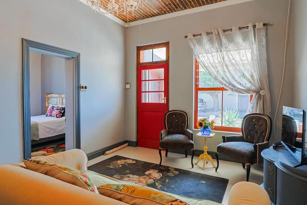 Kleinmond Apartment | Bietjie Sjiek | Charming Kleinmond Coastal Escape