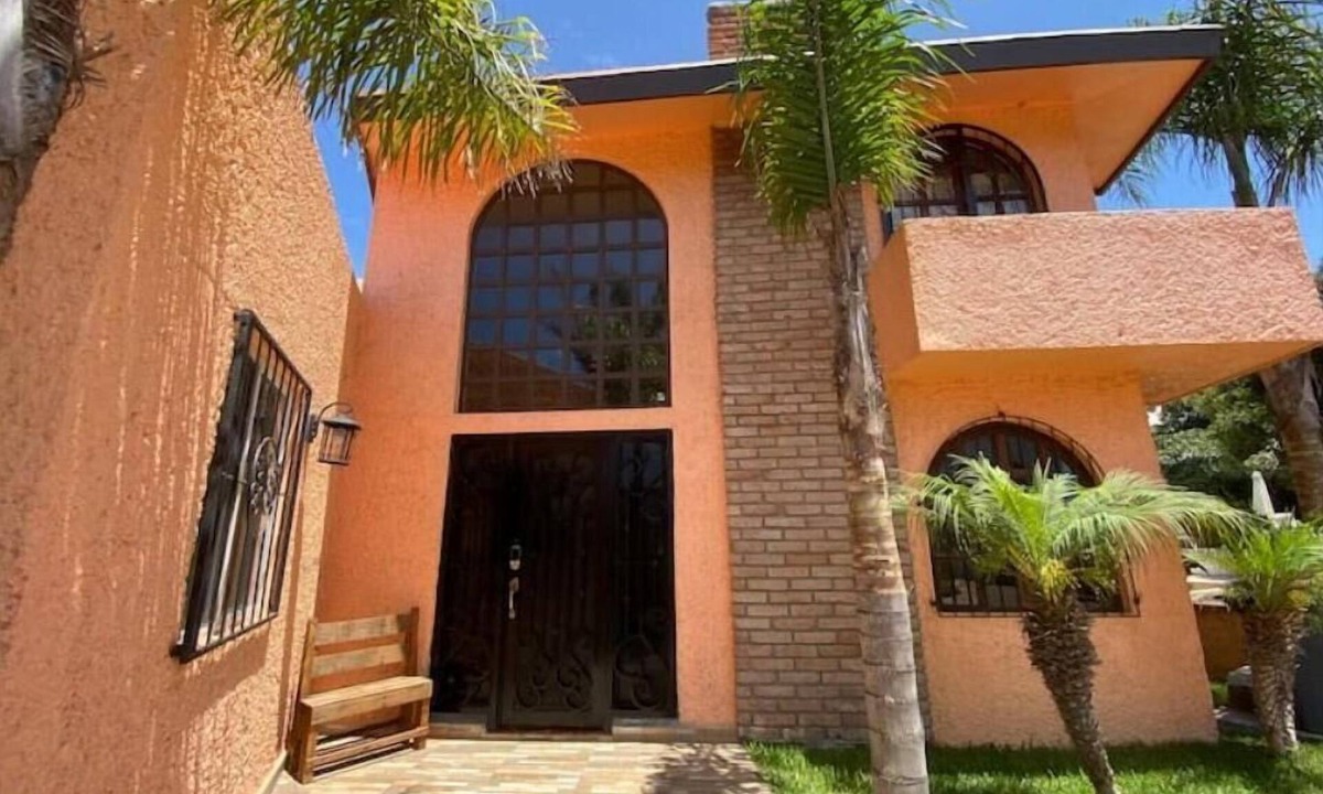 La Fonda House | Big Beautiful Plaza Del Mar Home 6 Bedrooms 5.5 Bathrooms, 9 Beds.