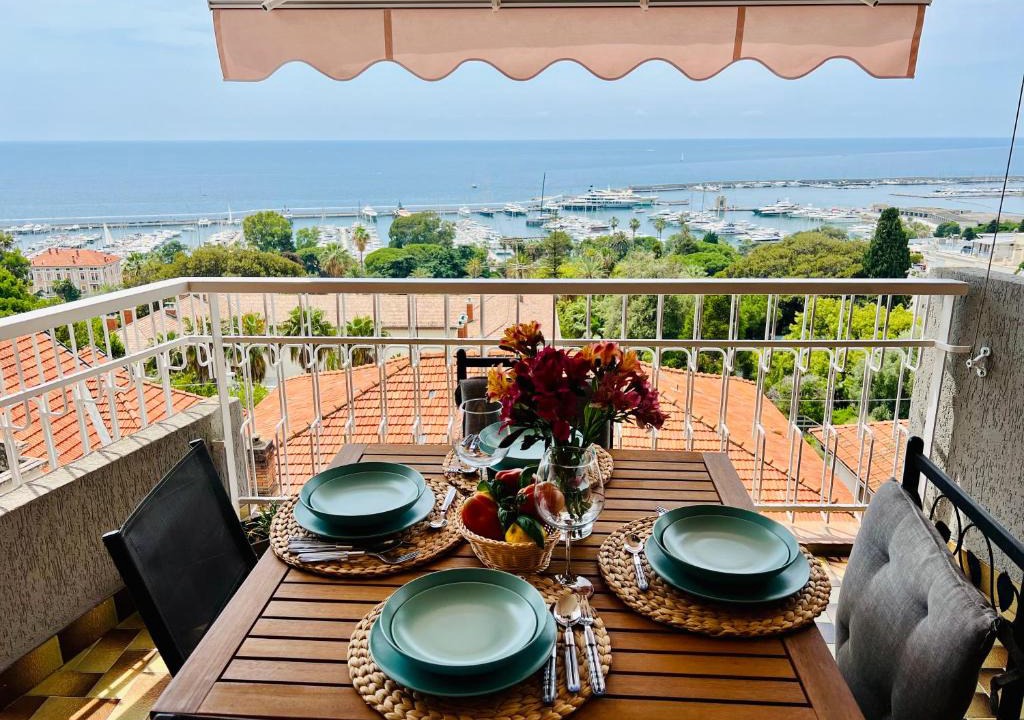 Sanremo Apartment | Bilocale VISTA MARE e Parcheggio privato