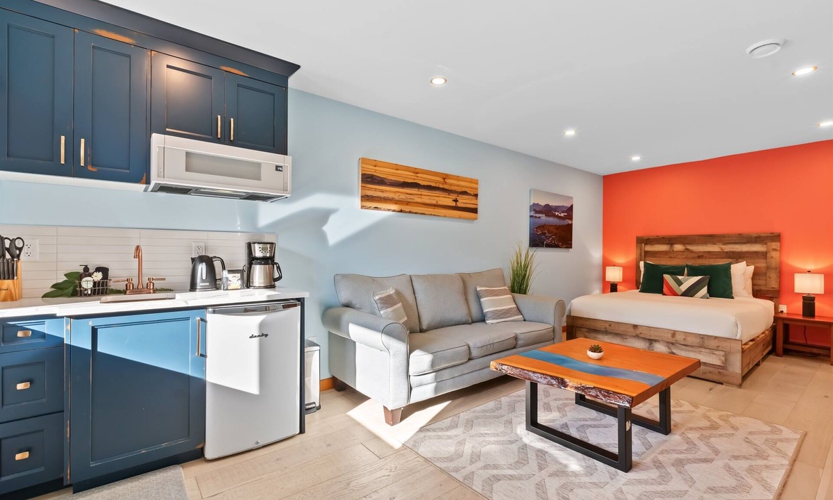 Ucluelet Apartment | Black Pearl #1-Studio I Sun Deck I Little Beach