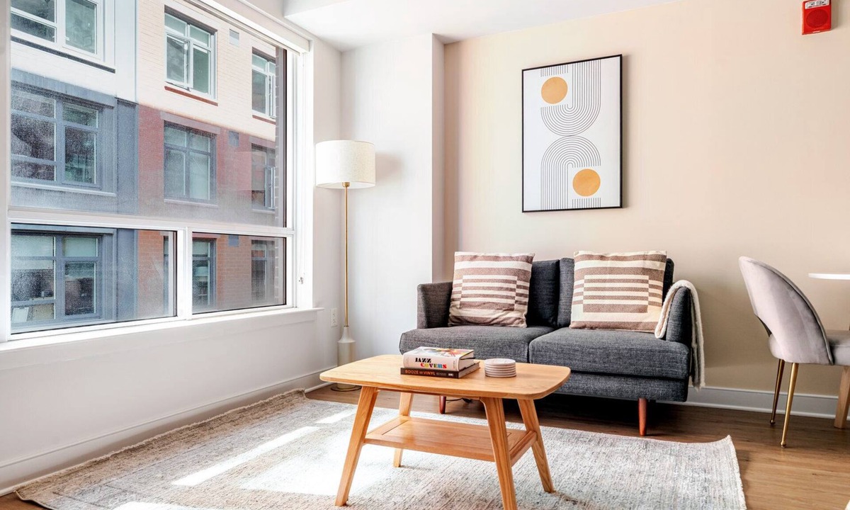 Mount Vernon Triangle Apartment | Blueground | Mt Vernon, rooftop & gym, nr museums