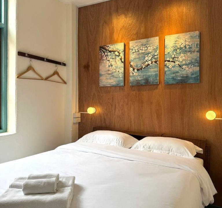 Bangkok Old Town Apartment | Bluenest - MRT Sam Yot