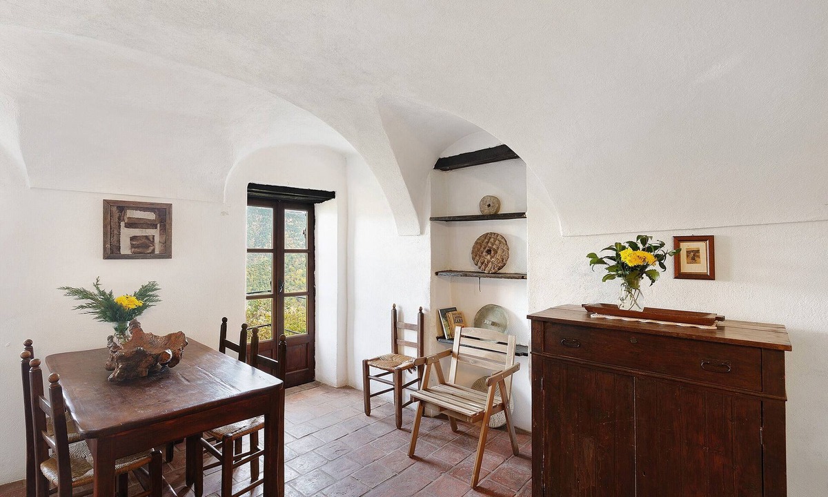 Berzi Apartment | BODYnSOUL – A Panoramic Retreat