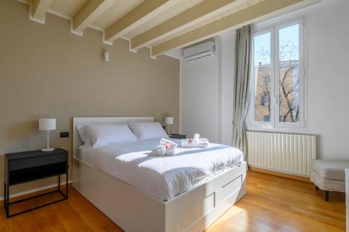 Saragozza-Porto Apartment | BolognaCentro 2Bedr and Terrace Near Central Station