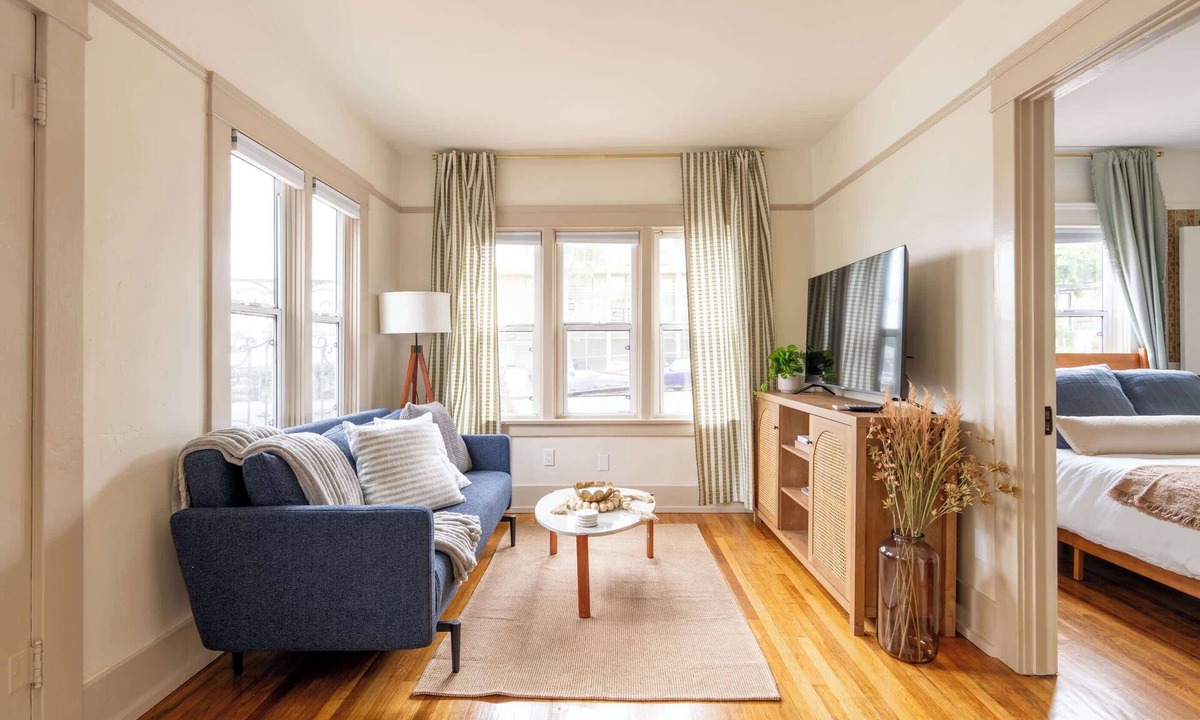 University Heights Apartment | Boutique University Heights Bungalow | Patio + A/C